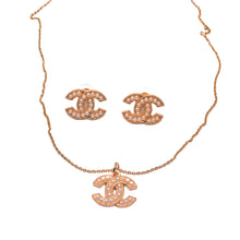Load image into Gallery viewer, Interlocking CC Pearl Earrings & Pendant Set