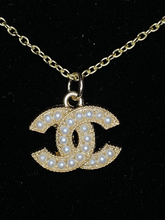 Load image into Gallery viewer, Interlocking CC Pearl Earrings & Pendant Set