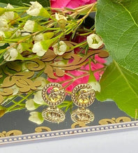 Load image into Gallery viewer, Designer Bee G Stud Earrings