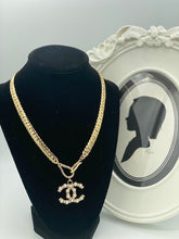 Load image into Gallery viewer, Interlocking CC Logo Pearl Toggle Choker Necklace
