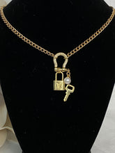 Load image into Gallery viewer, Lock &amp; Key Minimalist Rhinestone Pearl Necklace
