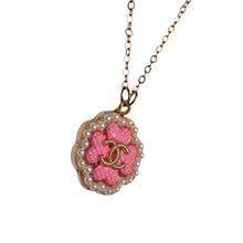 Load image into Gallery viewer, Pink Clover Pearl Necklace
