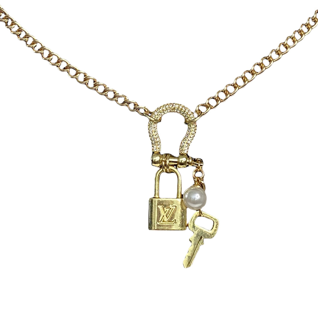 Lock & Key Minimalist Rhinestone Pearl Necklace